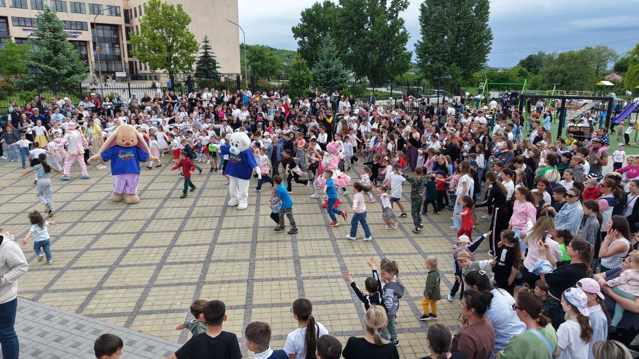 Mulți Ani tuturor COPIILOR acestei lumi